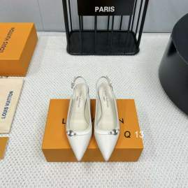 Picture of Louis Vuitton Shoes _SKULVsz35-40Y012712524